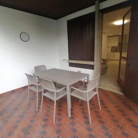 Lucky Apartment 2 Sirmione Bagian luar foto