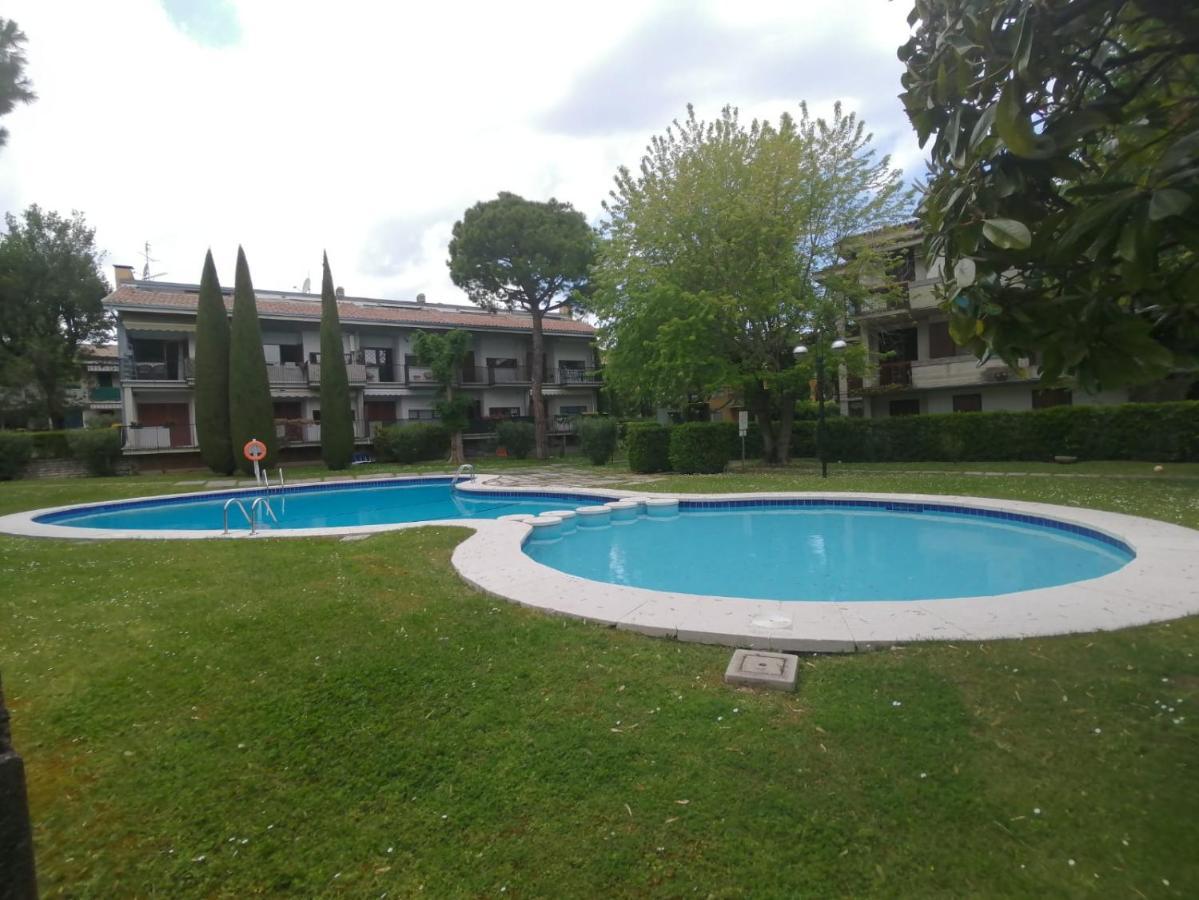 Lucky Apartment 2 Sirmione Bagian luar foto