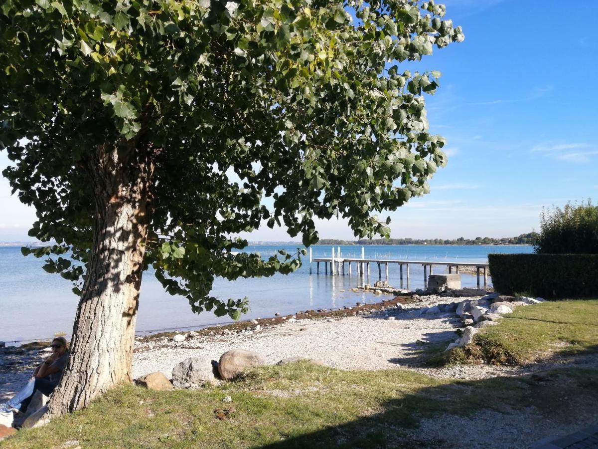 Lucky Apartment 2 Sirmione Bagian luar foto